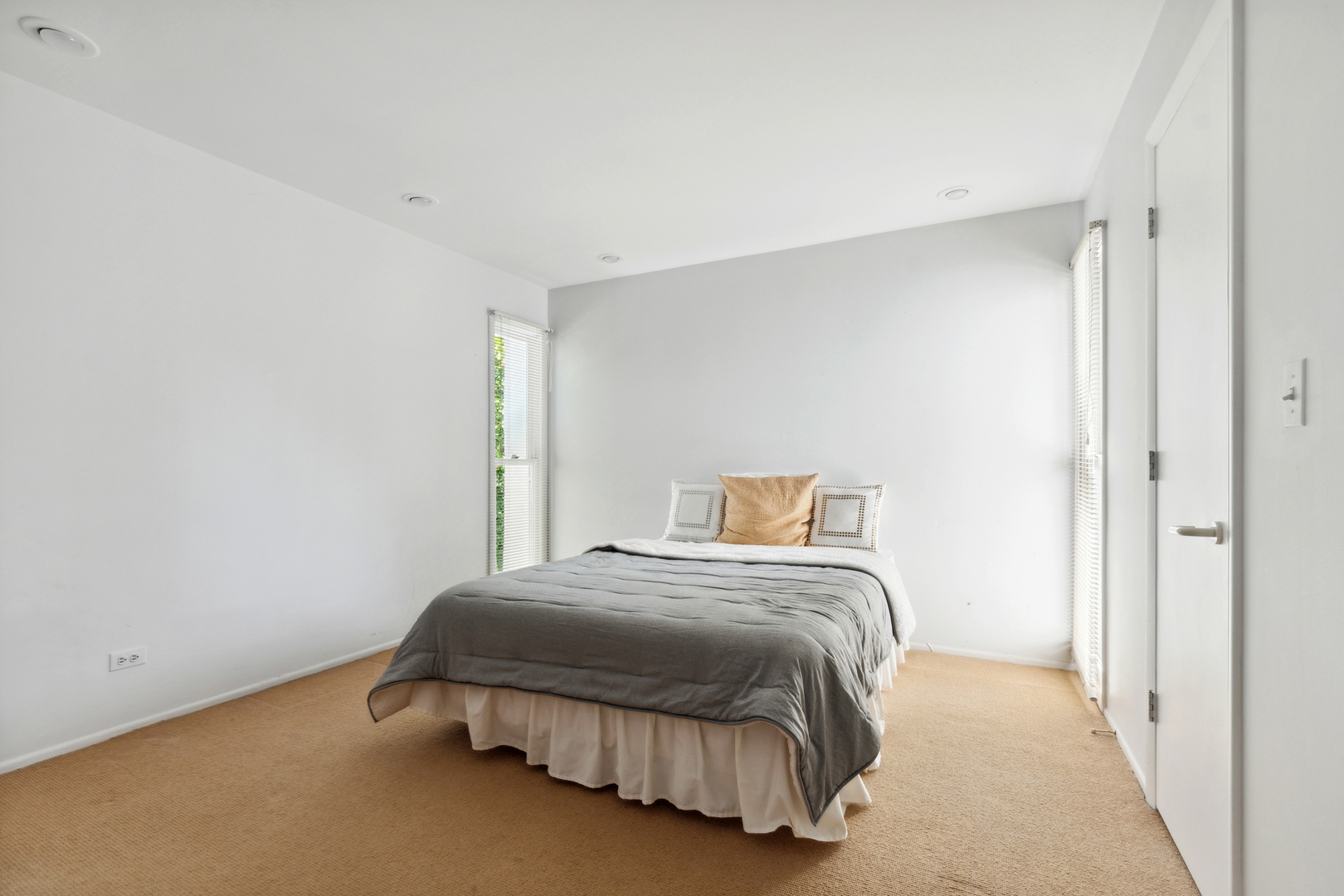 1887 Edgewood Road Highland Park, IL 60035 - Photo 13 of 19 Gallery Image 13