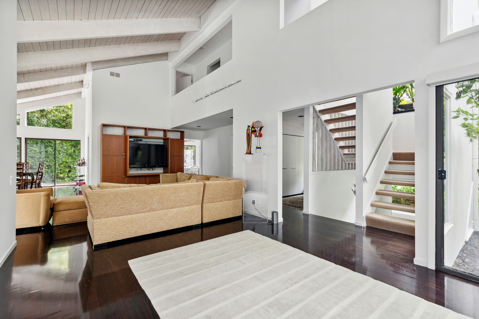 1887 Edgewood Road Highland Park, IL 60035 - Photo 3 of 19 Gallery Image 3