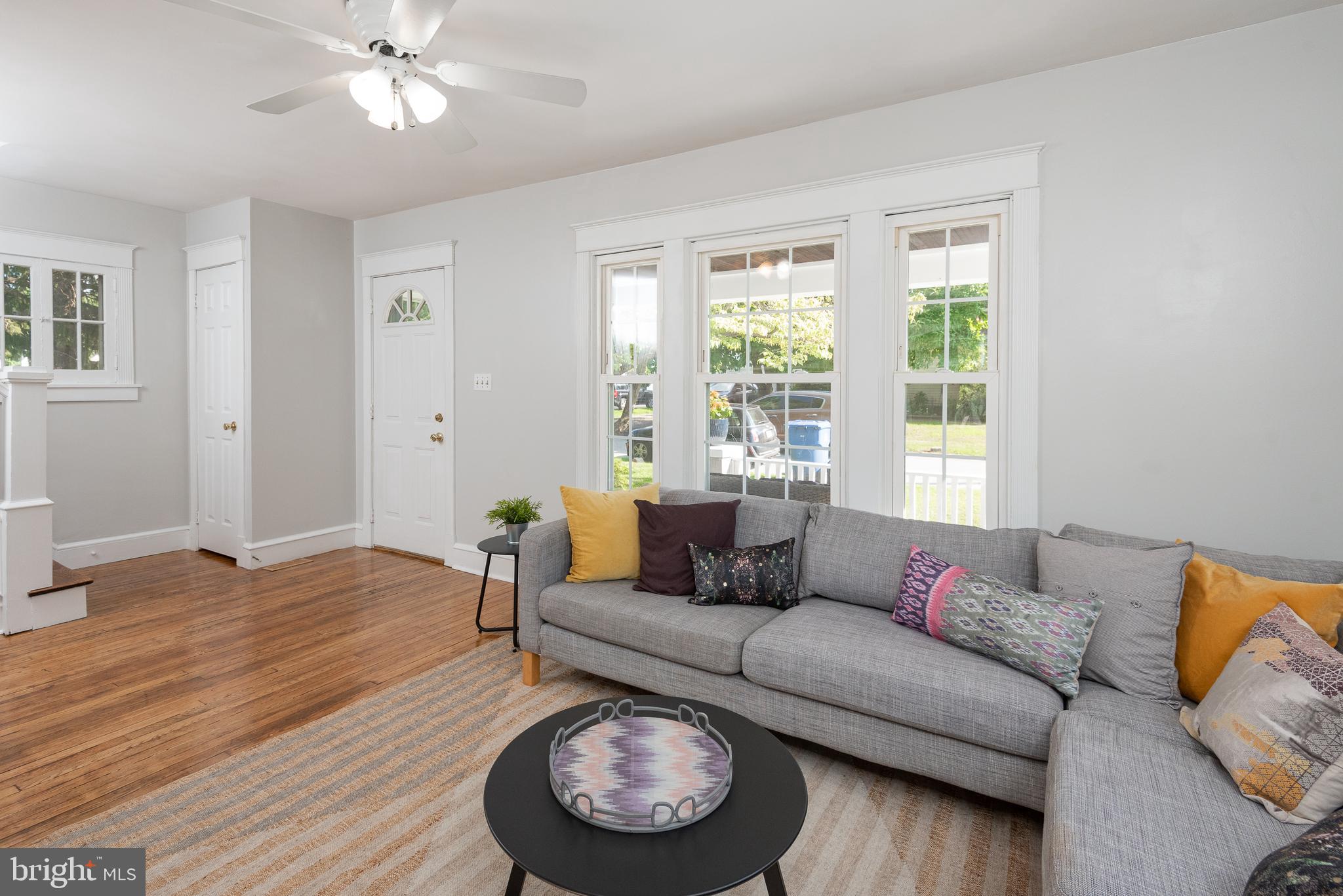 121 Willow Road Wallingford, PA 19086 - Photo 6 of 31 Living Room