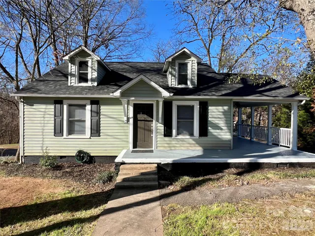 $209,900 | 328 11th Street Southwest, Hickory, NC 28602