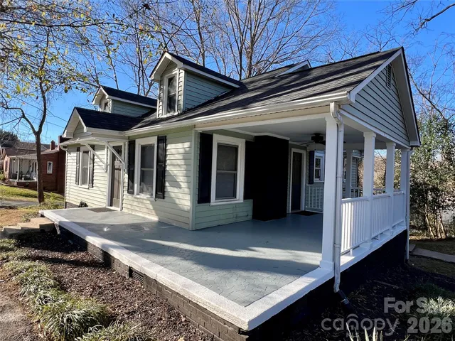 $209,900 | 328 11th Street Southwest, Hickory, NC 28602