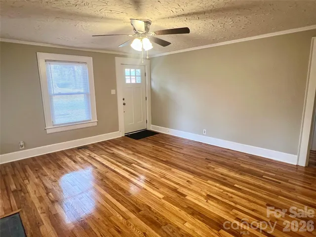 $209,900 | 328 11th Street Southwest, Hickory, NC 28602