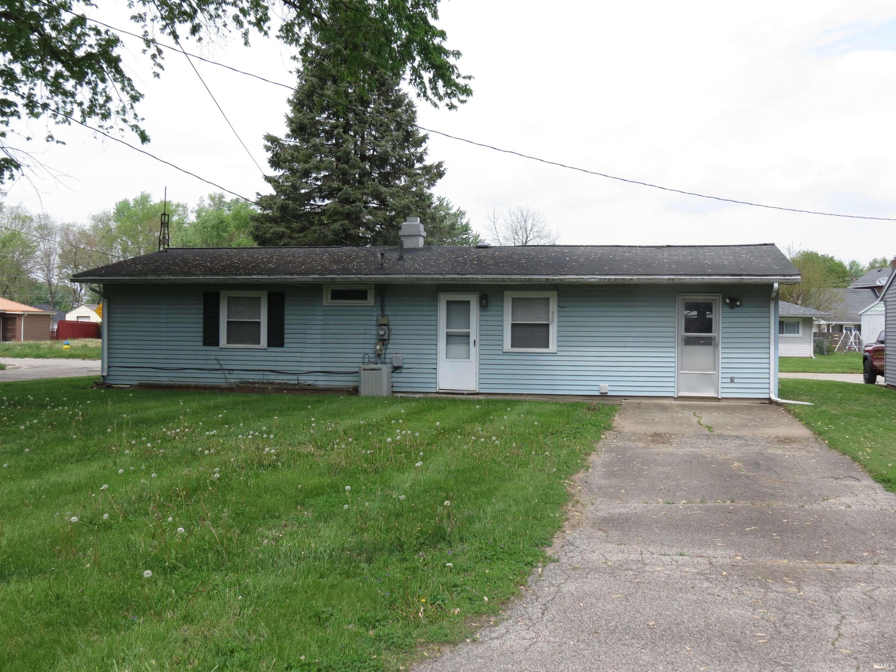 463 Oak Street Peru, IN 46970 - Photo 4 of 11