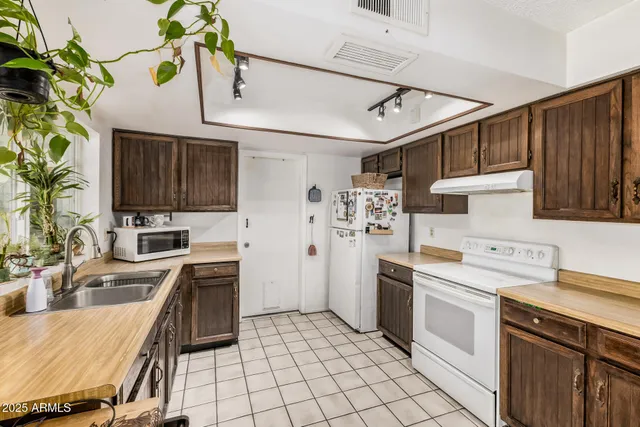 $318,000 | 7520 West Glenrosa Avenue, Phoenix, AZ 85033