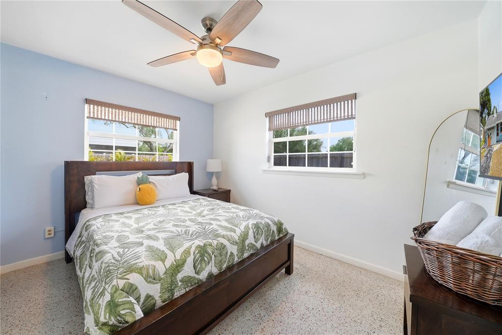 10437 52nd Avenue North St. Petersburg, FL 33708 - Photo 17 of 36