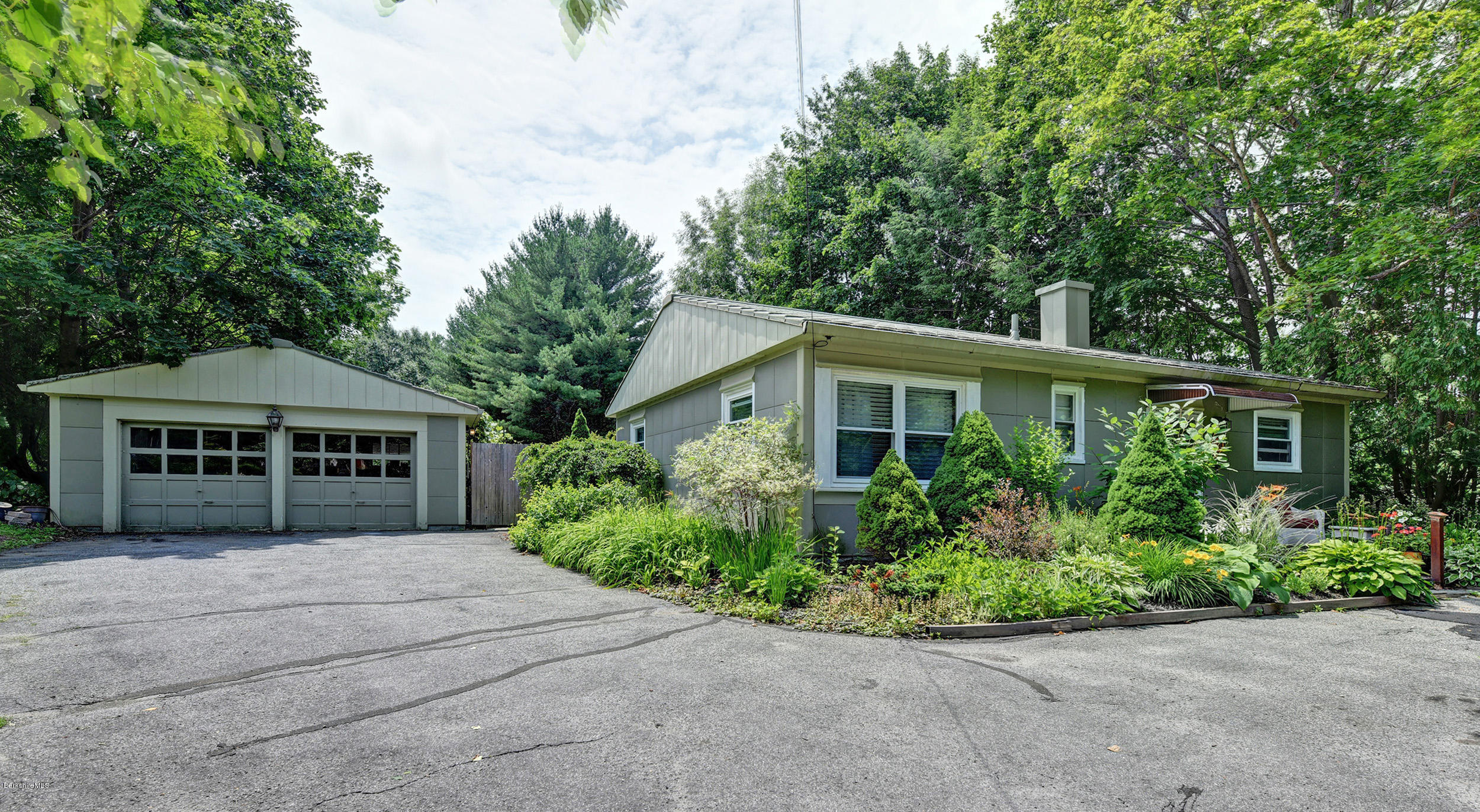 40 New Lenox Road Lenox, MA 01240 - Photo 1 of 26 40 New Lenox Road 1-Exterior Front