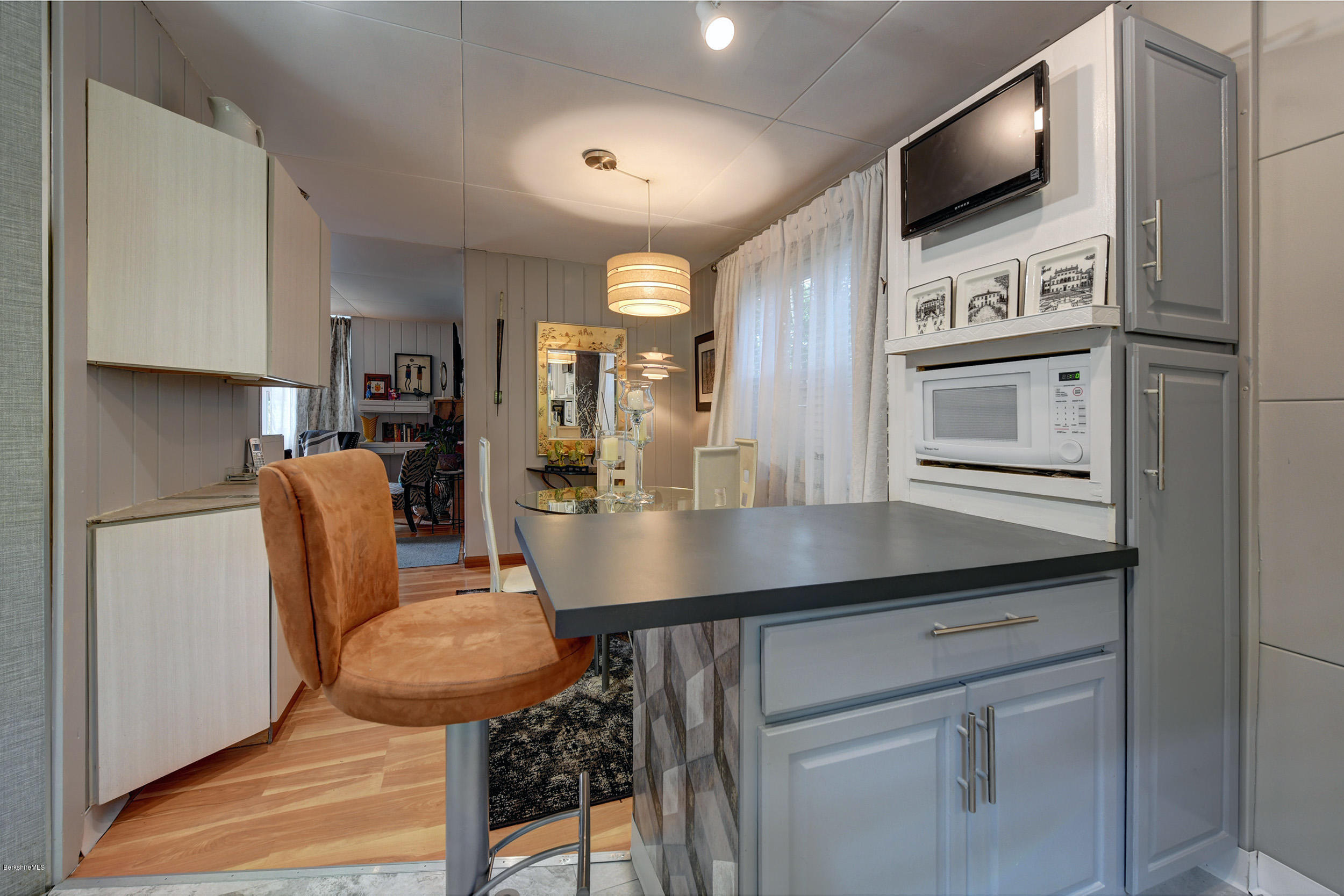 40 New Lenox Road Lenox, MA 01240 - Photo 7 of 26 40 New Lenox Road 7-Kitchen