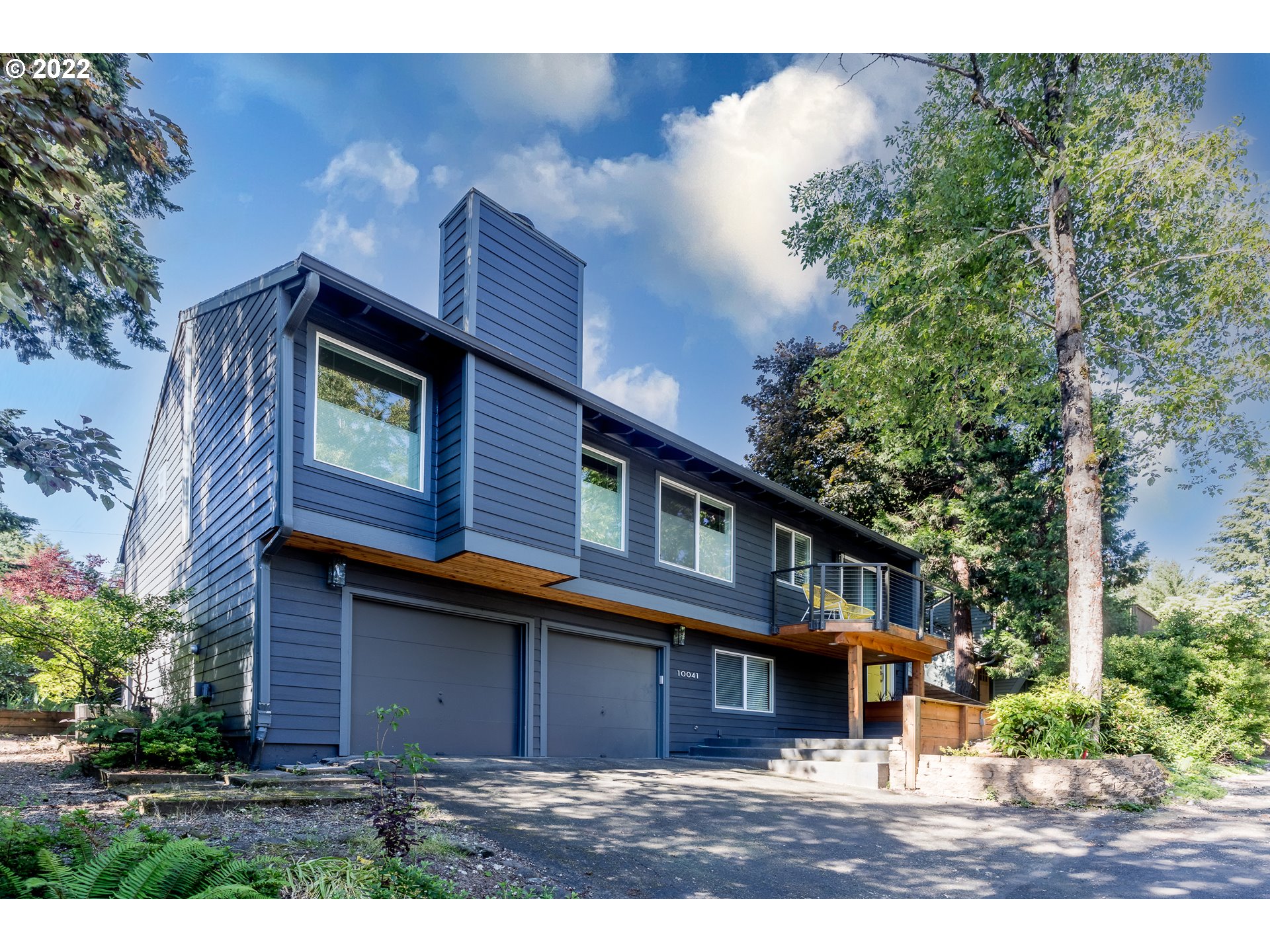 10041 Southwest Quail Post Road Portland, OR 97219 - Photo 1 of 25 Gallery Image 1