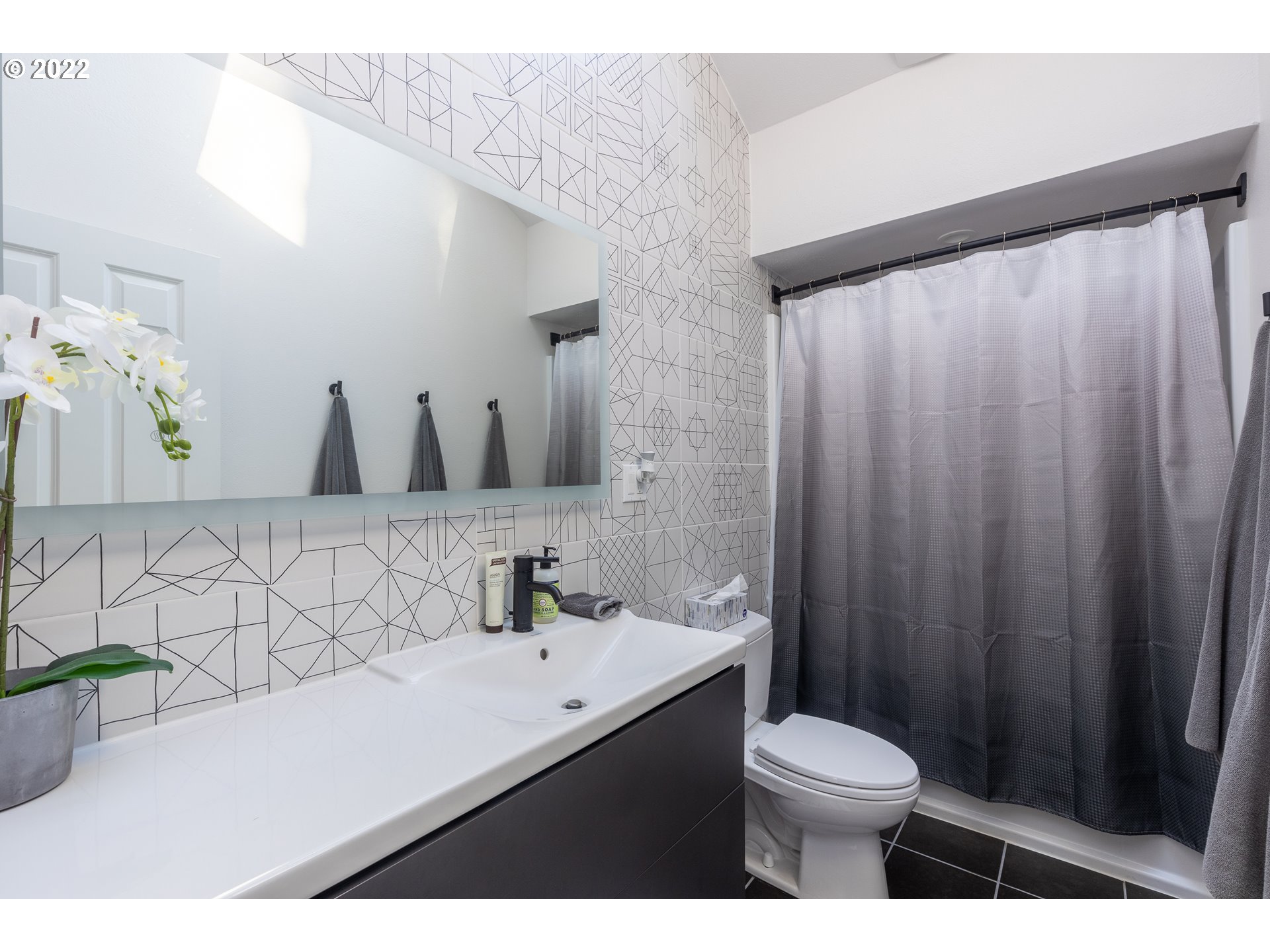 10041 Southwest Quail Post Road Portland, OR 97219 - Photo 20 of 25 Gallery Image 20