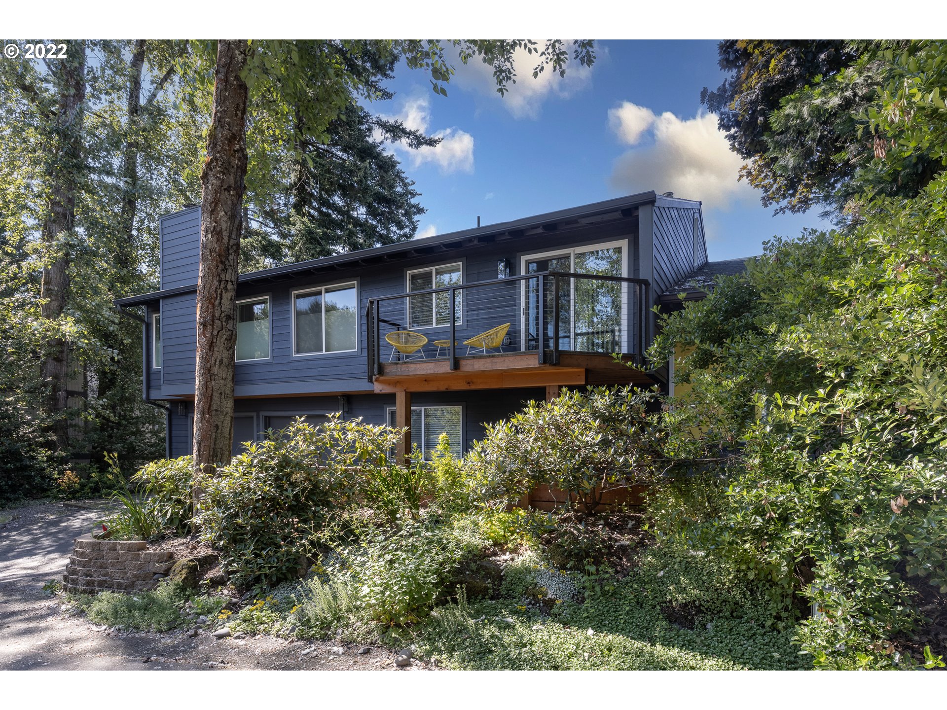 10041 Southwest Quail Post Road Portland, OR 97219 - Photo 3 of 25 Gallery Image 3