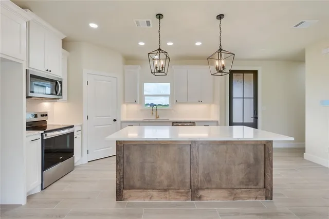 $369,900 | 4379 Collton Lane, Franklin, TX 77856