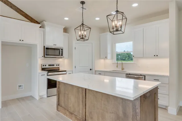 $369,900 | 4379 Collton Lane, Franklin, TX 77856