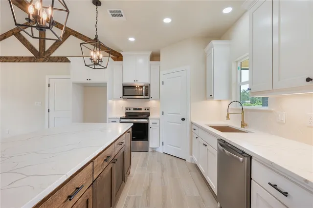 $369,900 | 4379 Collton Lane, Franklin, TX 77856