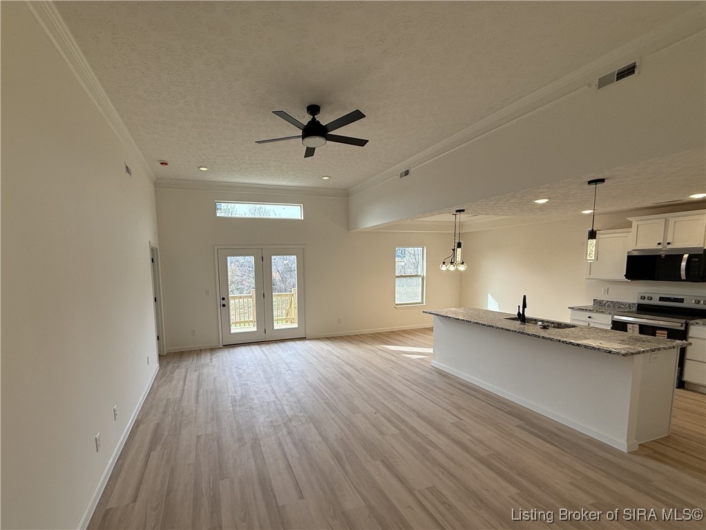 8048 Hudson Lane Georgetown, IN 47122 - Photo 2 of 15 Grand living room