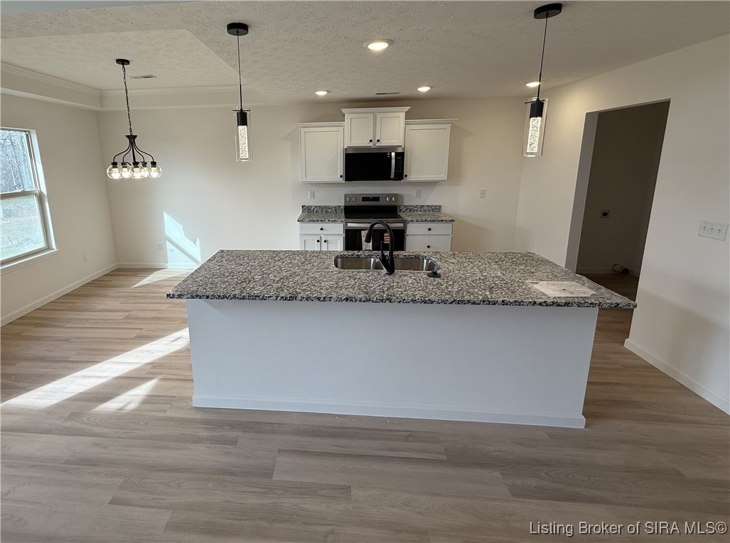 8048 Hudson Lane Georgetown, IN 47122 - Photo 3 of 15 Modern kitchen