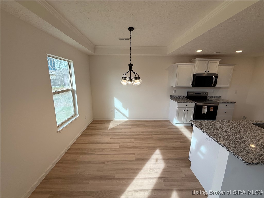 8048 Hudson Lane Georgetown, IN 47122 - Photo 4 of 15 Dining area