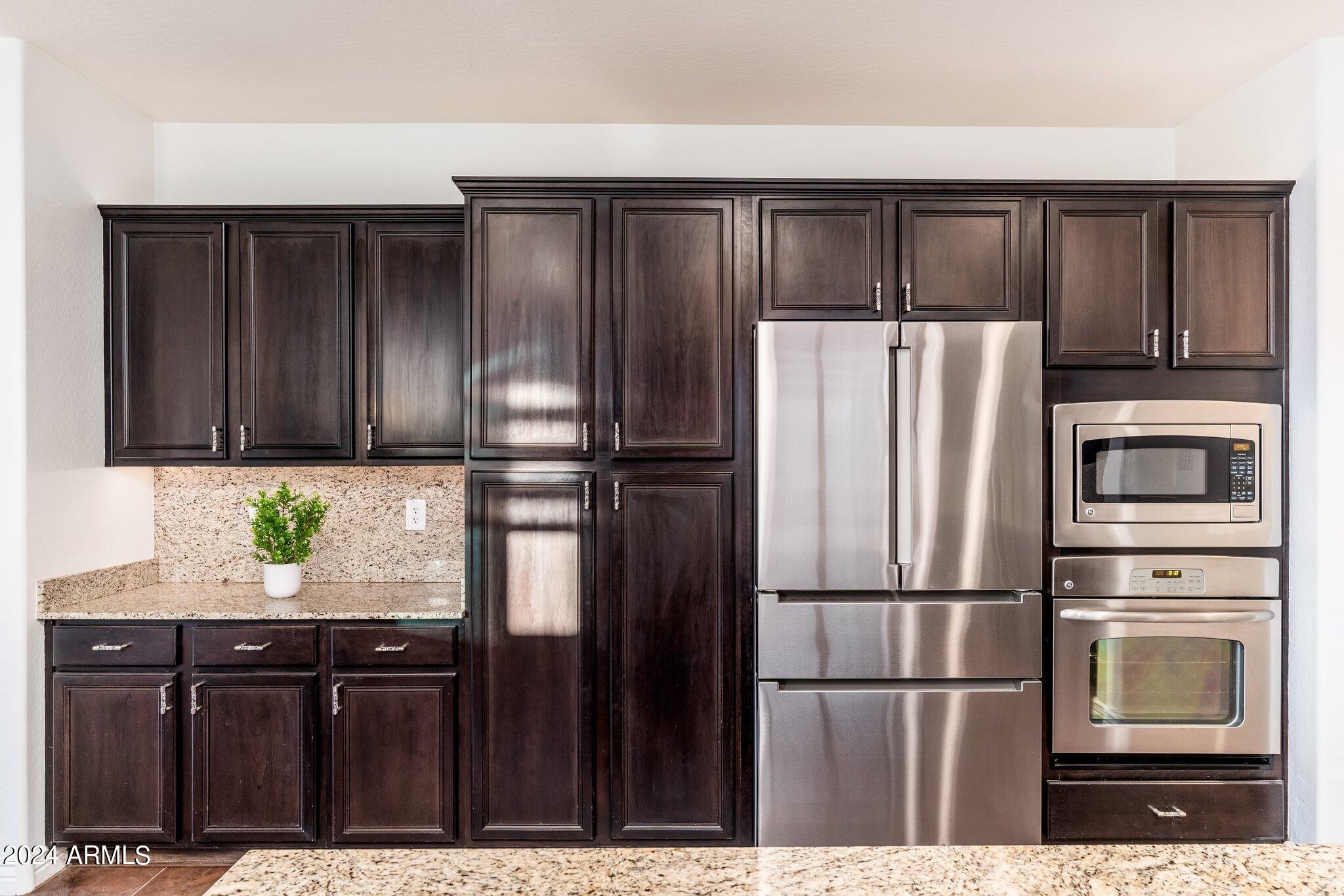 2433 West Hayduk Road Phoenix, AZ 85041 - Photo 8 of 56 Extended cabinets w steel appliances