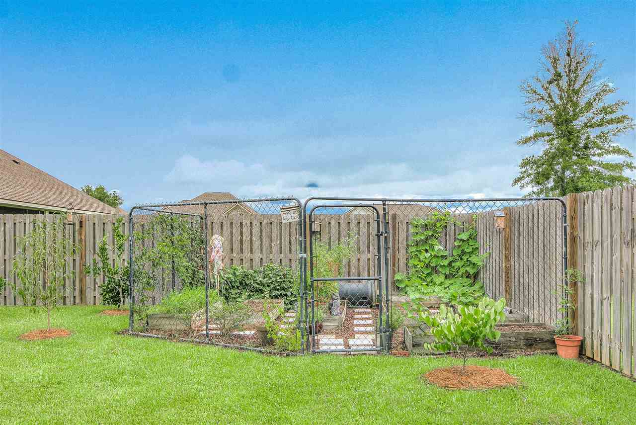 8703 Bainbridge Drive Daphne, AL 36526 - Photo 11 of 49 Fenced in garden