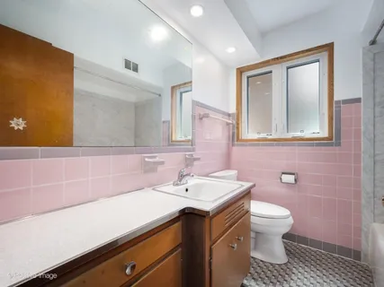 $530,000 | 6038 North Austin Avenue, Chicago, IL 60646
