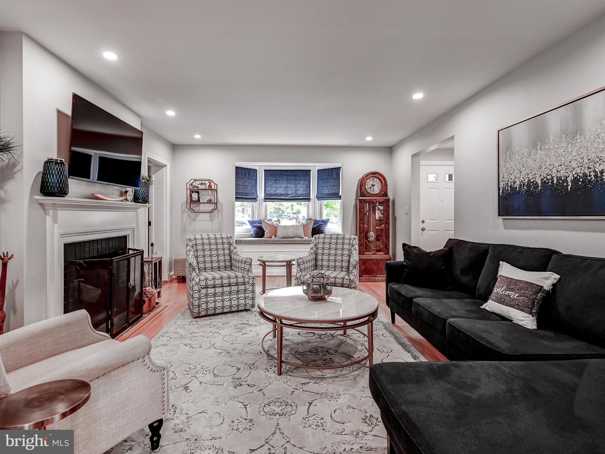110 Armagh Drive Baltimore, MD 21212 - Photo 10 of 52 Living Room