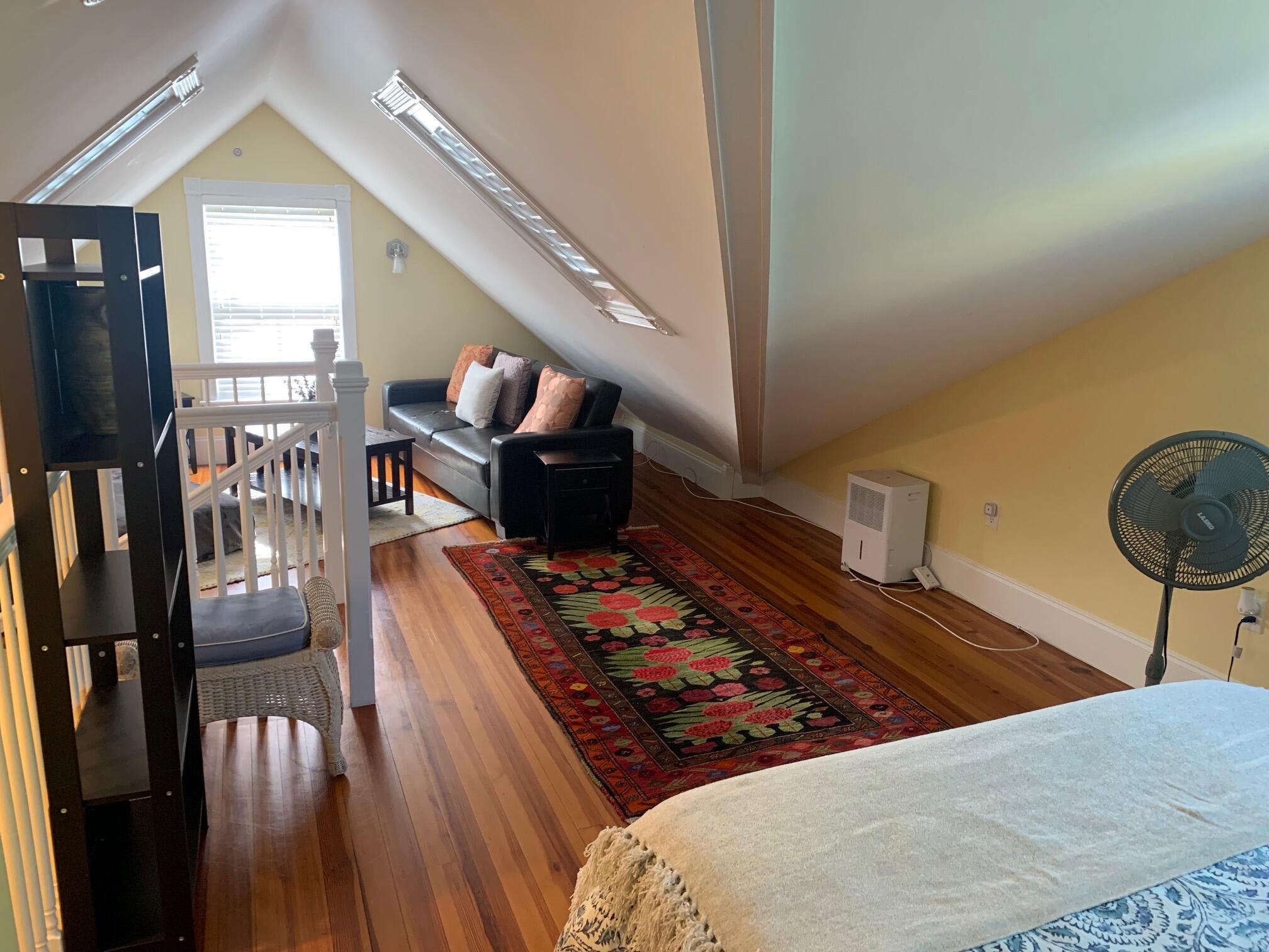 807 Washington Street, Unit 101 Key West, FL 33040 - Photo 27 of 29 a living room with furniture