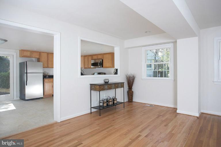 10211 Procter Street Silver Spring, MD 20901 - Photo 18 of 30 Interior (General)