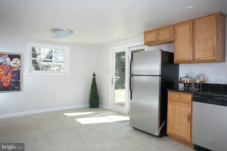 10211 Procter Street Silver Spring, MD 20901 - Photo 28 of 30 Kitchen
