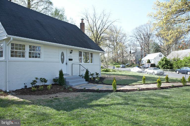 10211 Procter Street Silver Spring, MD 20901 - Photo 8 of 30 Exterior (Front)