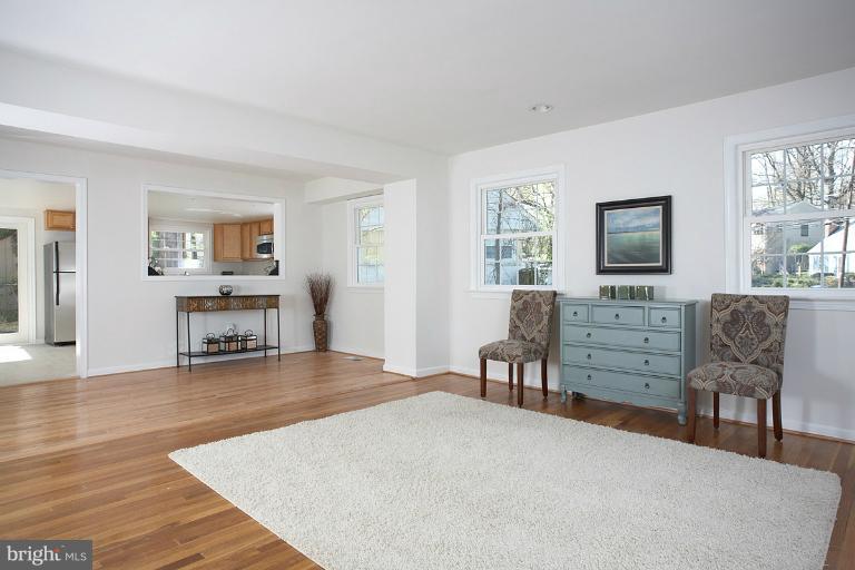 10211 Procter Street Silver Spring, MD 20901 - Photo 10 of 30 Living Room