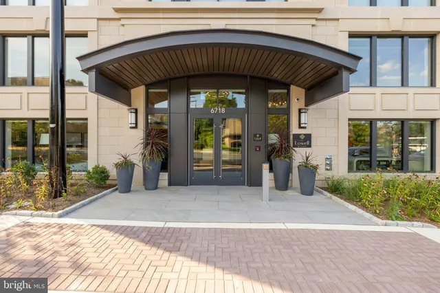 $1,789,900 | 6718 Lowell Avenue, Unit 702, McLean, VA 22101