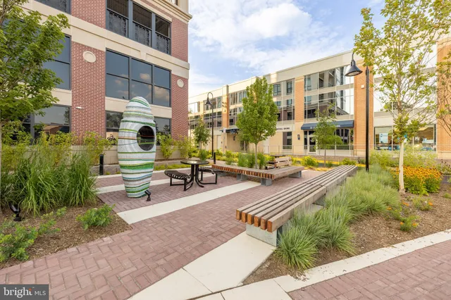 $1,789,900 | 6718 Lowell Avenue, Unit 702, McLean, VA 22101