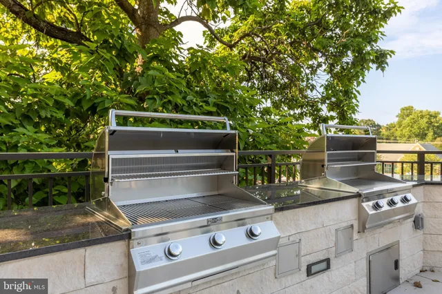 $1,789,900 | 6718 Lowell Avenue, Unit 702, McLean, VA 22101