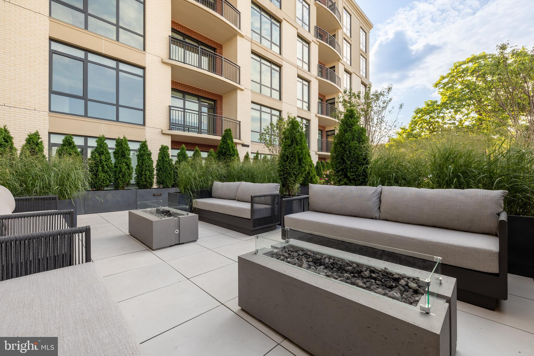 6718 Lowell Avenue, Unit 702 McLean, VA 22101 - Photo 68 of 75 a view of a patio
