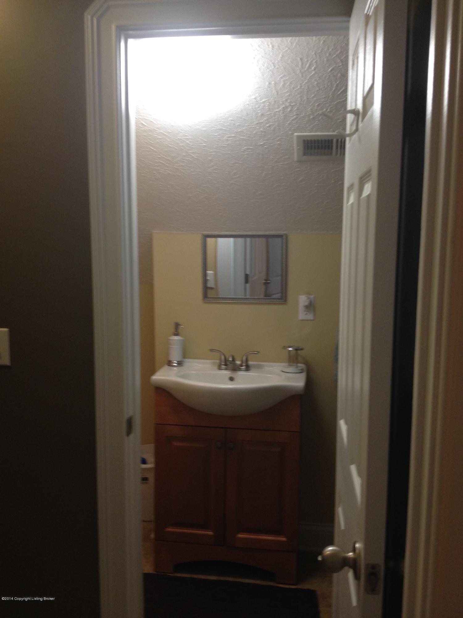 697 Liberty Road Battletown, KY 40104 - Photo 27 of 55 Upstairs Bath