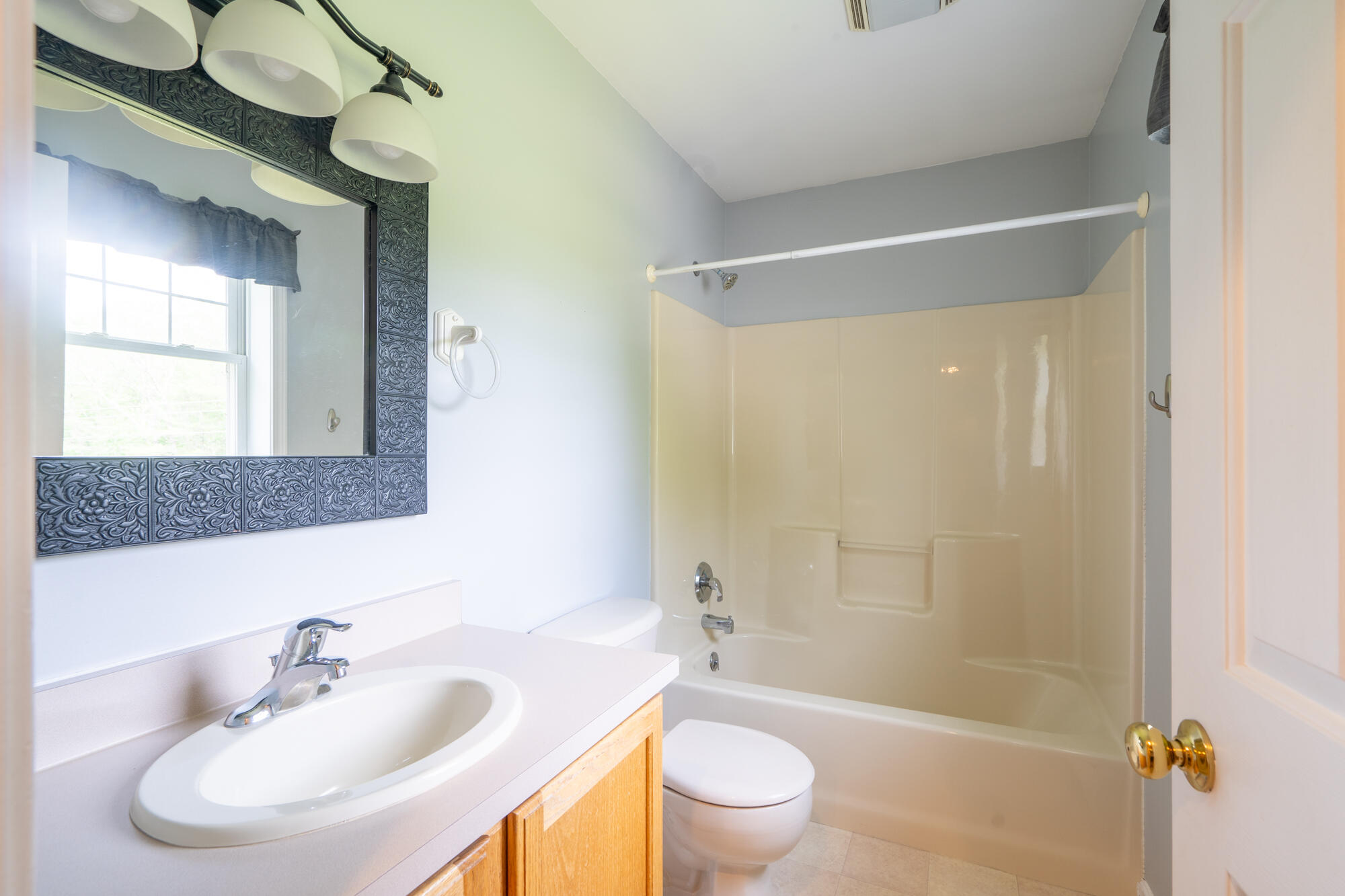 188 New County Road Saco, ME 04072 - Photo 18 of 49 188 New County Road-29