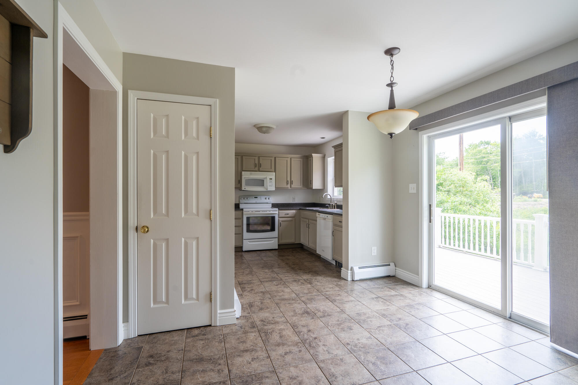 188 New County Road Saco, ME 04072 - Photo 5 of 49 188 New County Road-14