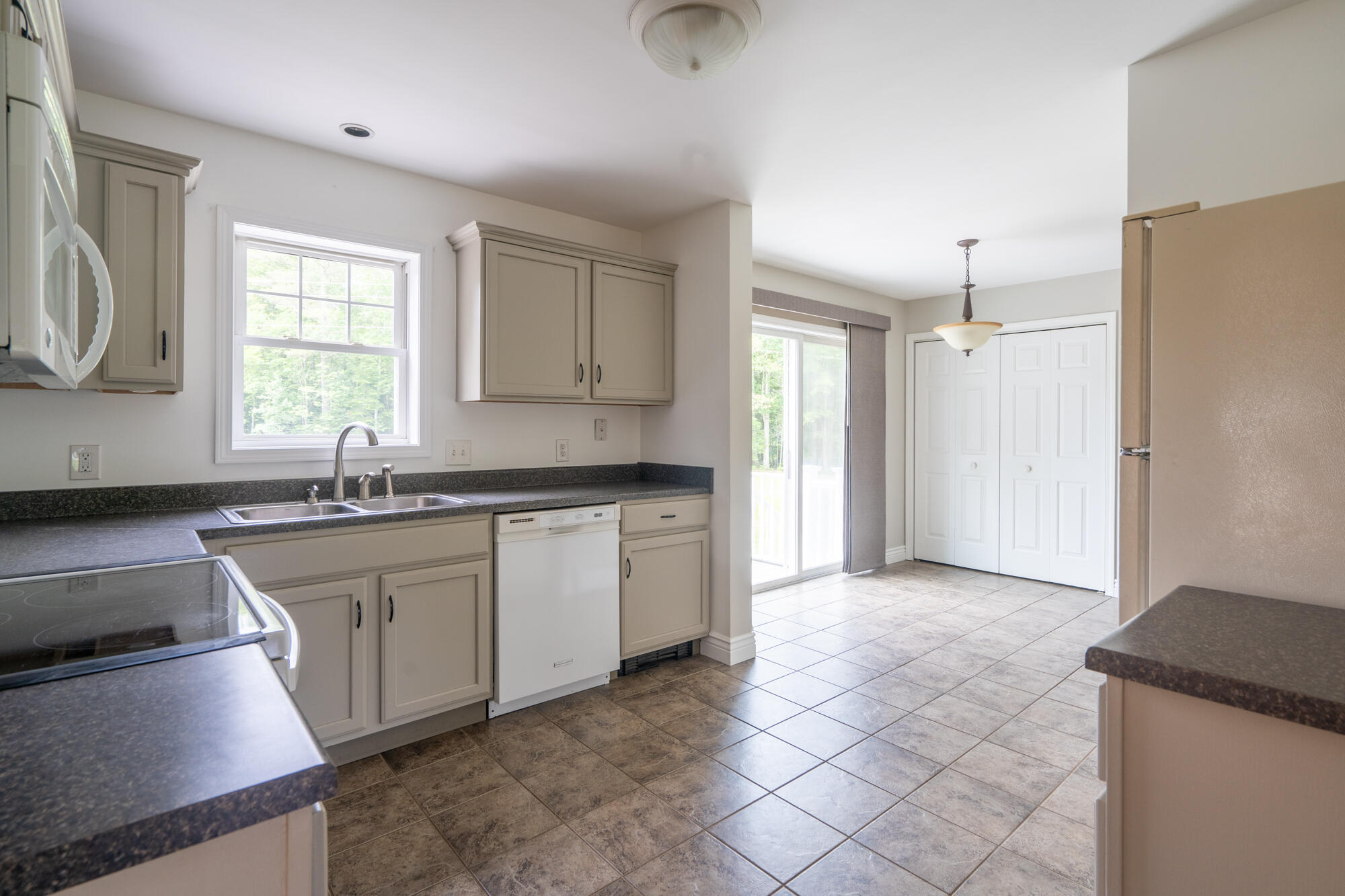 188 New County Road Saco, ME 04072 - Photo 10 of 49 188 New County Road-22