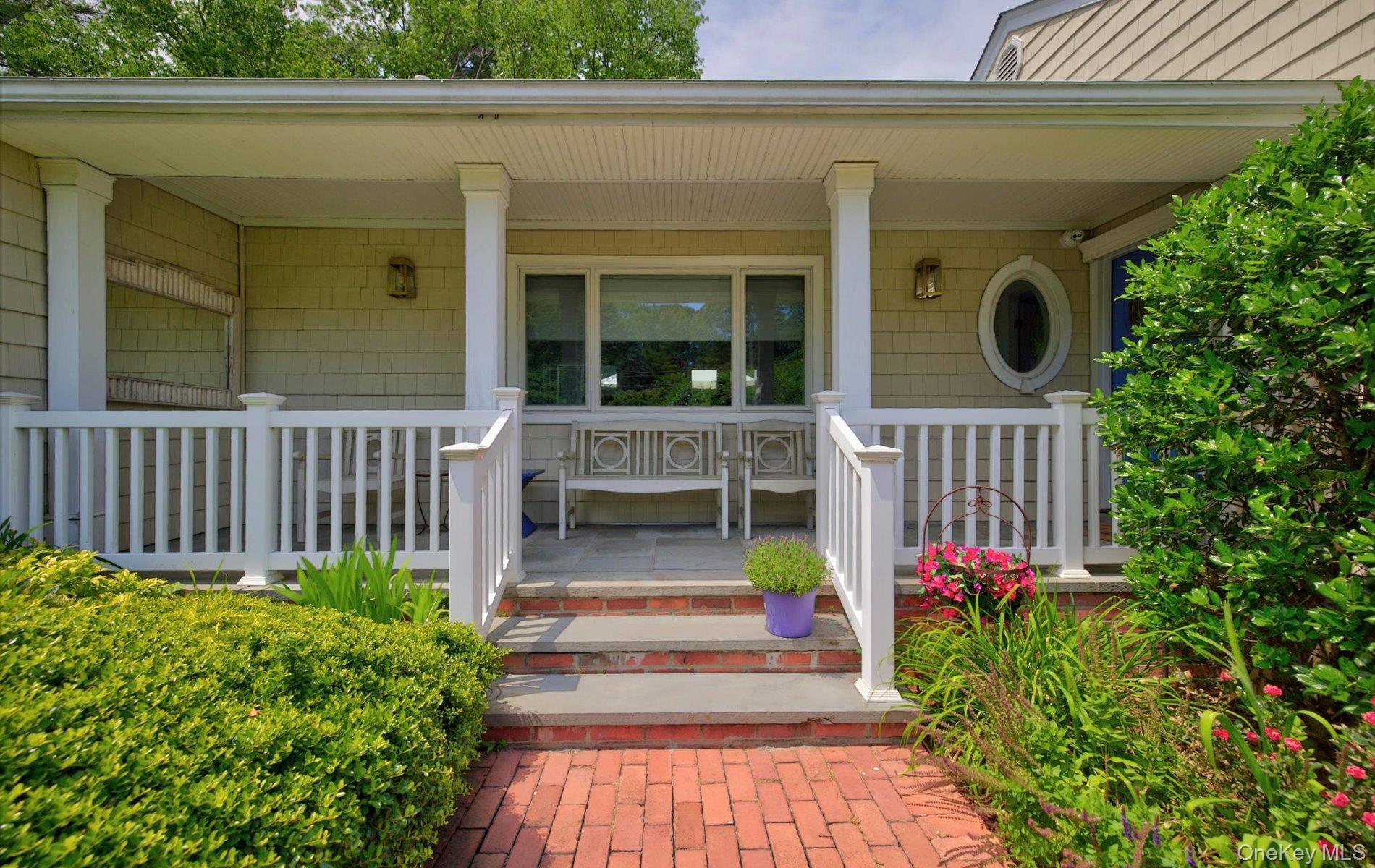 81 Lawrence Hill Road Huntington, NY 11743 - Photo 2 of 42