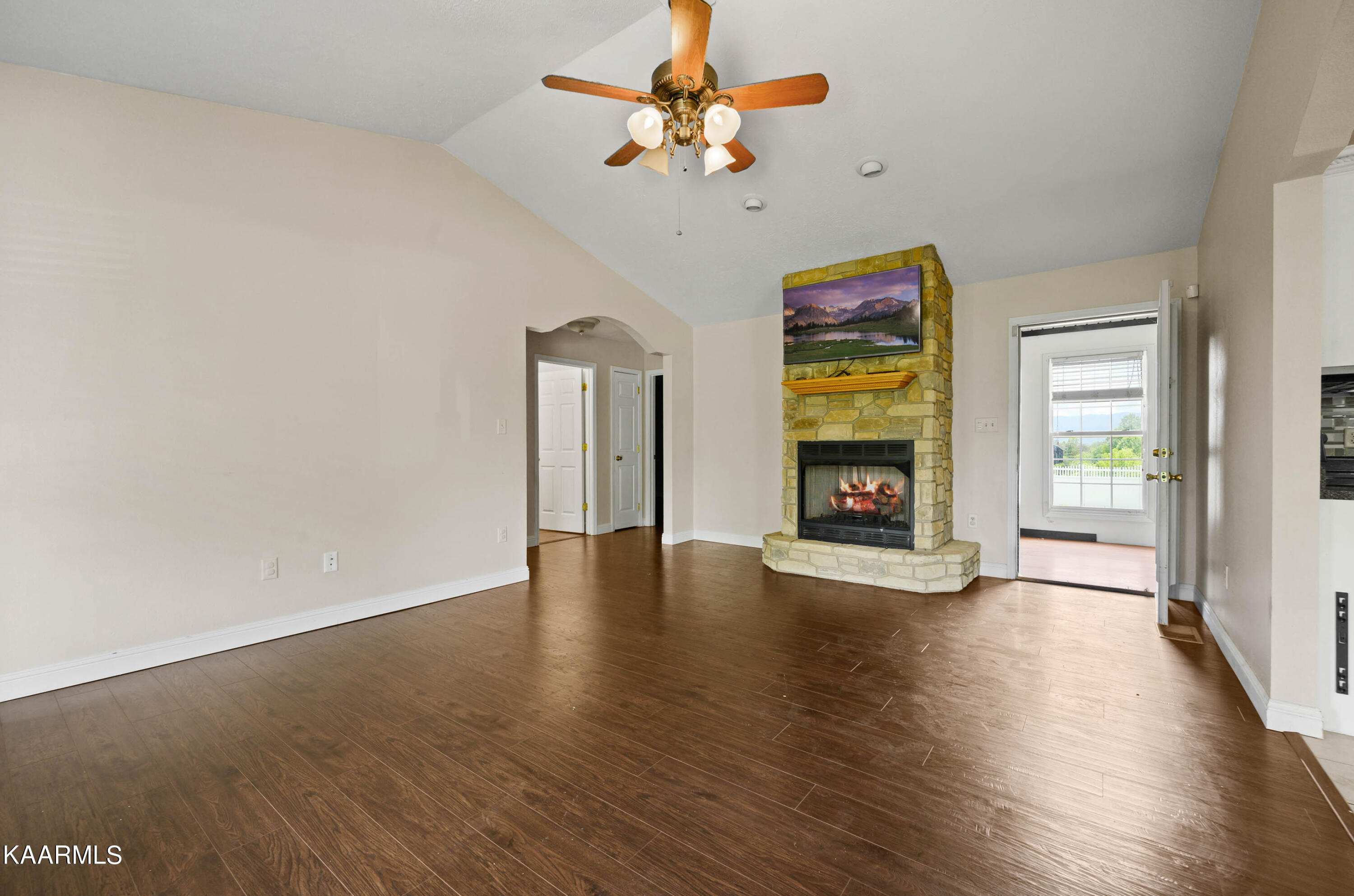 1602 Shale Road Newport, TN 37821 - Photo 4 of 24 DSC_0209