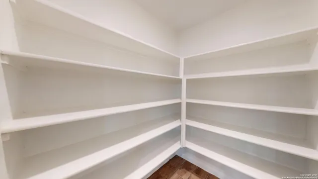 $2,400 | 5911 Akin Glen, San Antonio, TX 78261