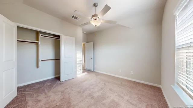 $2,400 | 5911 Akin Glen, San Antonio, TX 78261