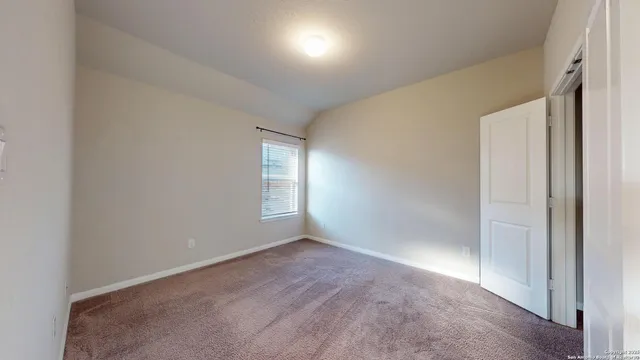 $2,400 | 5911 Akin Glen, San Antonio, TX 78261