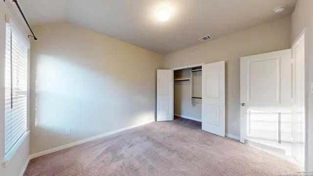 $2,400 | 5911 Akin Glen, San Antonio, TX 78261