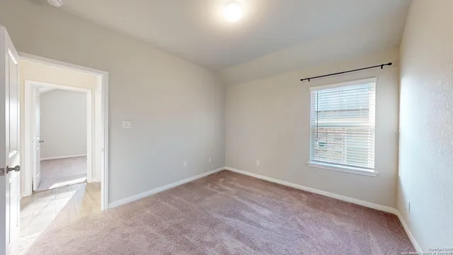 $2,400 | 5911 Akin Glen, San Antonio, TX 78261