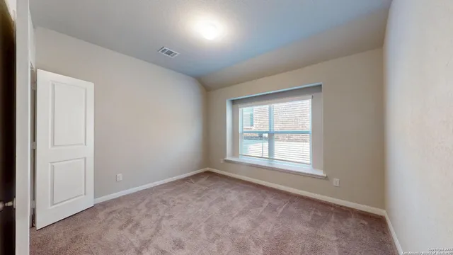 $2,400 | 5911 Akin Glen, San Antonio, TX 78261