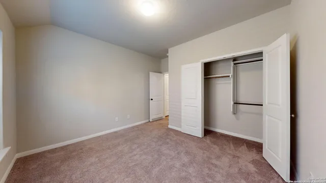 $2,400 | 5911 Akin Glen, San Antonio, TX 78261