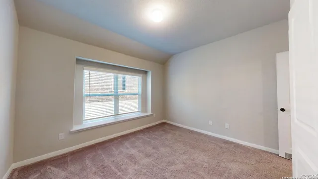 $2,400 | 5911 Akin Glen, San Antonio, TX 78261