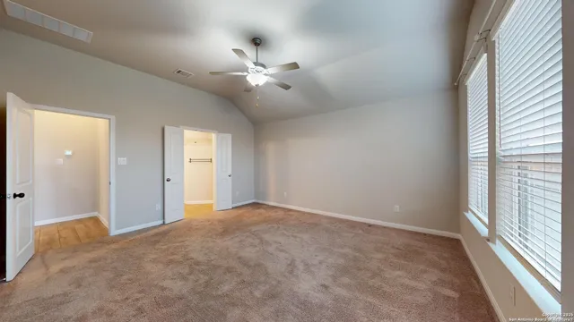 $2,400 | 5911 Akin Glen, San Antonio, TX 78261