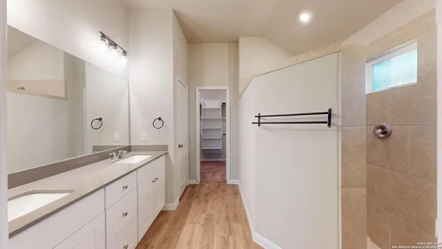 $2,400 | 5911 Akin Glen, San Antonio, TX 78261