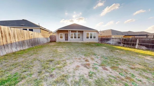 $2,400 | 5911 Akin Glen, San Antonio, TX 78261